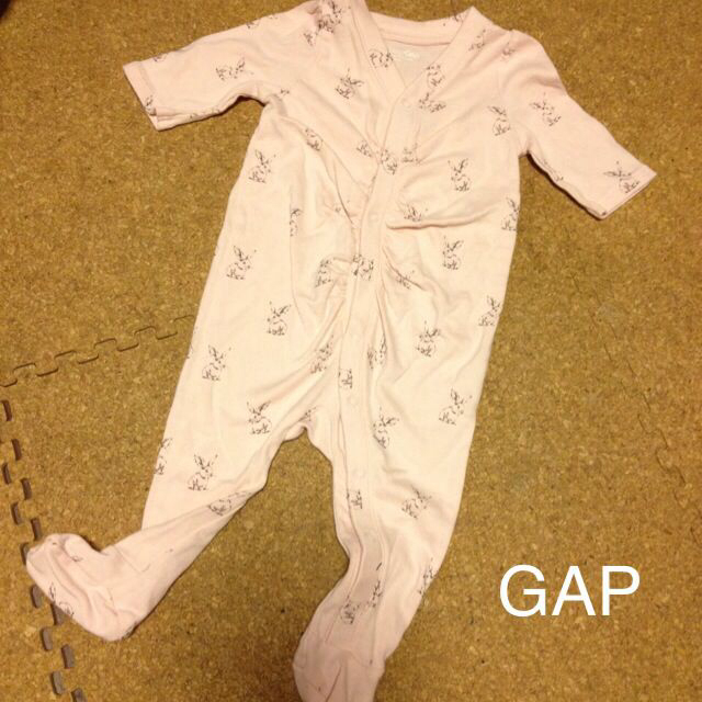 babyGAP(ベビーギャップ)の3点セット YUKA様 キッズ/ベビー/マタニティのベビー服(~85cm)(ロンパース)の商品写真