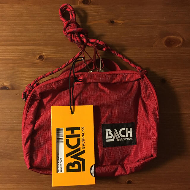 【新品】BACH アクセサリーバッグ サコッシュ レッド