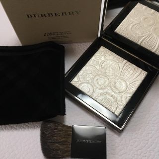 バーバリー(BURBERRY)の専用出品です。(フェイスパウダー)