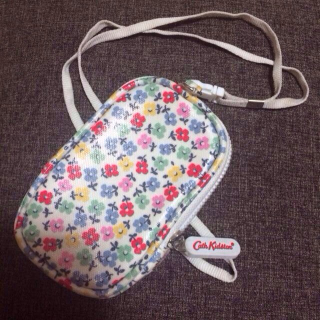 Cath Kidston(キャスキッドソン)のデジカメケース 1500→1200値下げ スマホ/家電/カメラのスマホアクセサリー(モバイルケース/カバー)の商品写真