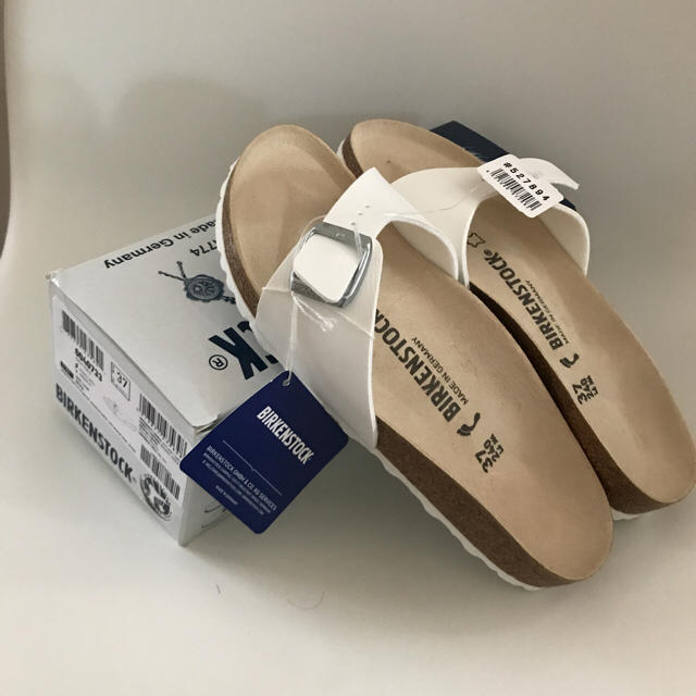 BIRKENSTOCK(ビルケンシュトック)の新品 ビルケンシュトック 37 マドリッド 白 レディースの靴/シューズ(サンダル)の商品写真