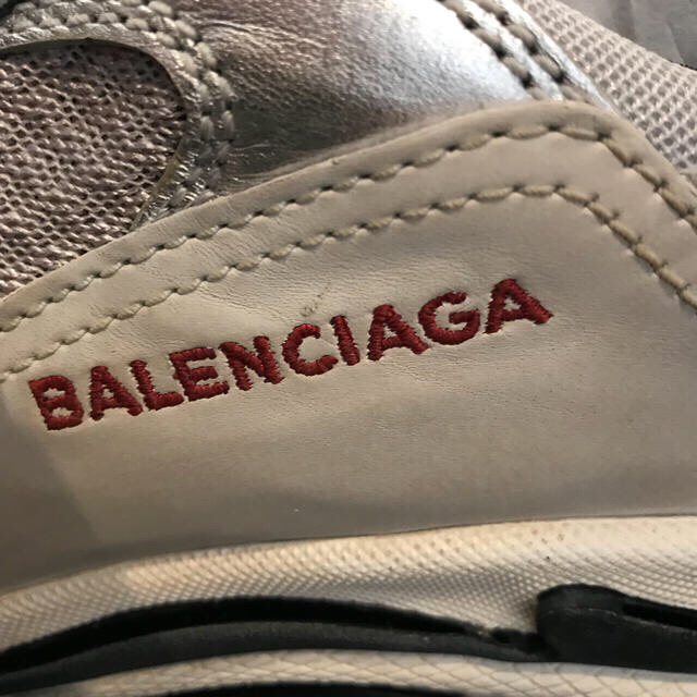 Balenciaga(バレンシアガ)のisis 様 専用 バレンシアガ トリプルS シルバー×レッド メンズの靴/シューズ(スニーカー)の商品写真