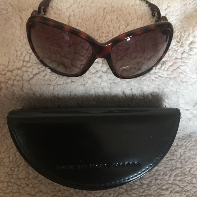 MARC BY MARC JACOBS(マークバイマークジェイコブス)のサングラス ケース付き MARC BY MARC JACOBS レディースのファッション小物(サングラス/メガネ)の商品写真