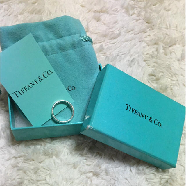 Tiffany & Co.(ティファニー)のティファニー シルバーリング (ルビー) レディースのアクセサリー(リング(指輪))の商品写真