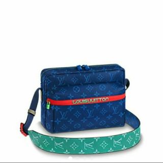 ルイヴィトン(LOUIS VUITTON)の専用新品未使用LOUIS VUITTON/M43829/メッセンジャーバック(メッセンジャーバッグ)