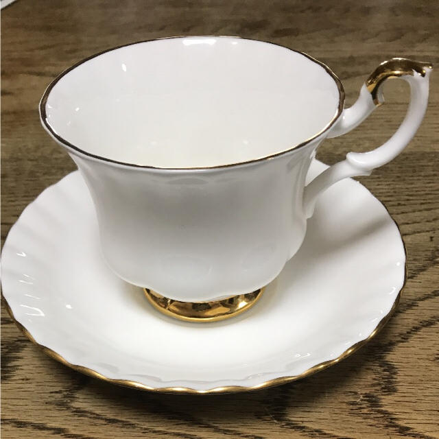 ROYAL ALBERT(ロイヤルアルバート)のロイヤルアルバート カップ&ソーサー インテリア/住まい/日用品のキッチン/食器(食器)の商品写真