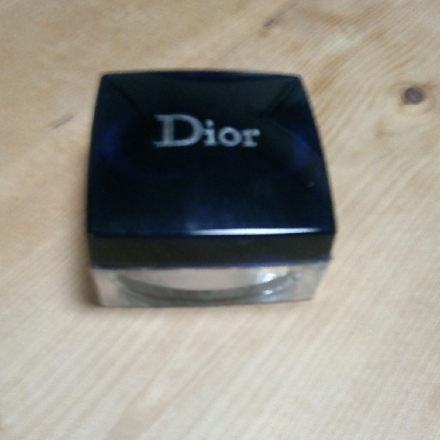 Dior(ディオール)のDior ディオールスキン ルースパウダー コスメ/美容のベースメイク/化粧品(フェイスパウダー)の商品写真