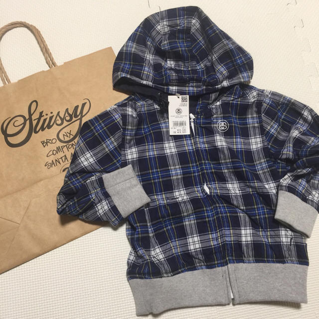 STUSSY(ステューシー)の新品 タグつき ステューシー  キッズ リバーシブル パーカー キッズ/ベビー/マタニティのキッズ服男の子用(90cm~)(ジャケット/上着)の商品写真