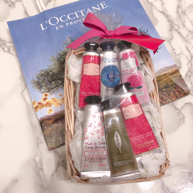 L'OCCITANE(ロクシタン)のLOCCITANE ギフトセット コスメ/美容のボディケア(ハンドクリーム)の商品写真