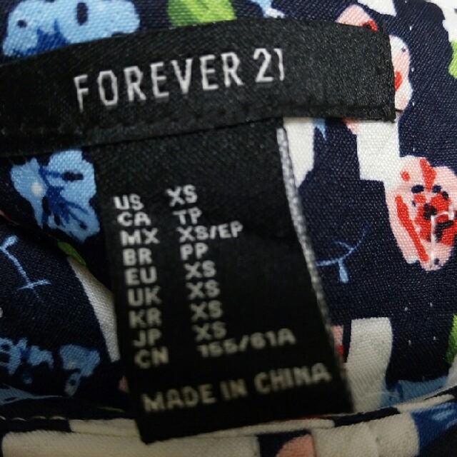 FOREVER 21(フォーエバートゥエンティーワン)のforever21花柄スカート レディースのスカート(ミニスカート)の商品写真