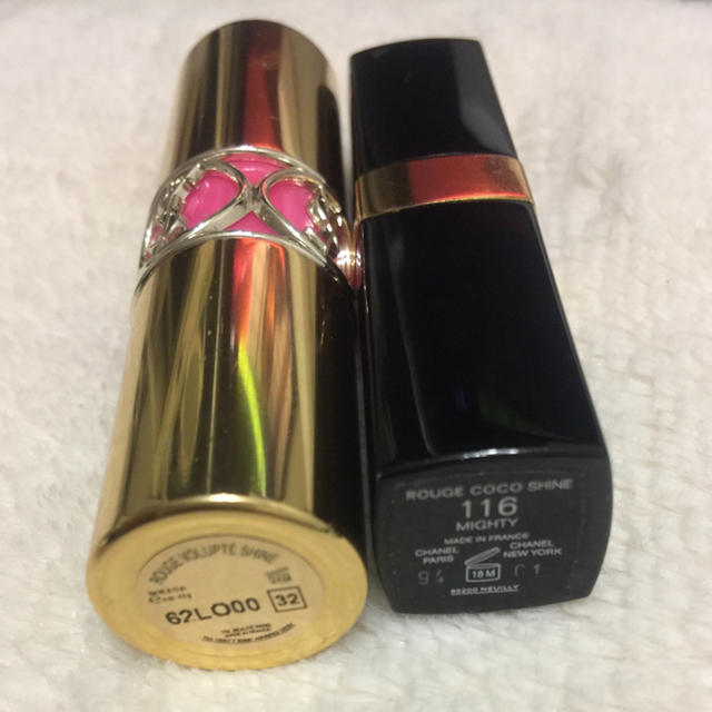 Yves Saint Laurent Beaute(イヴサンローランボーテ)のYSL ルージュヴォリュプテ シャイン 32 CHANEL SHINE 116 コスメ/美容のベースメイク/化粧品(口紅)の商品写真