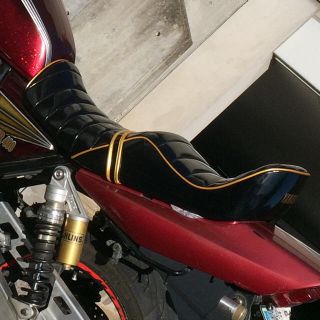 XJR400 4HM チョビ三段シートの通販 by こんにちわー|ラクマ
