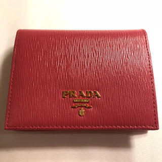 プラダ(PRADA)の大人気再入荷！PRADAプラダ二つ折りミニ財布☆ヴィテッロ革ピンクPEONIA(財布)