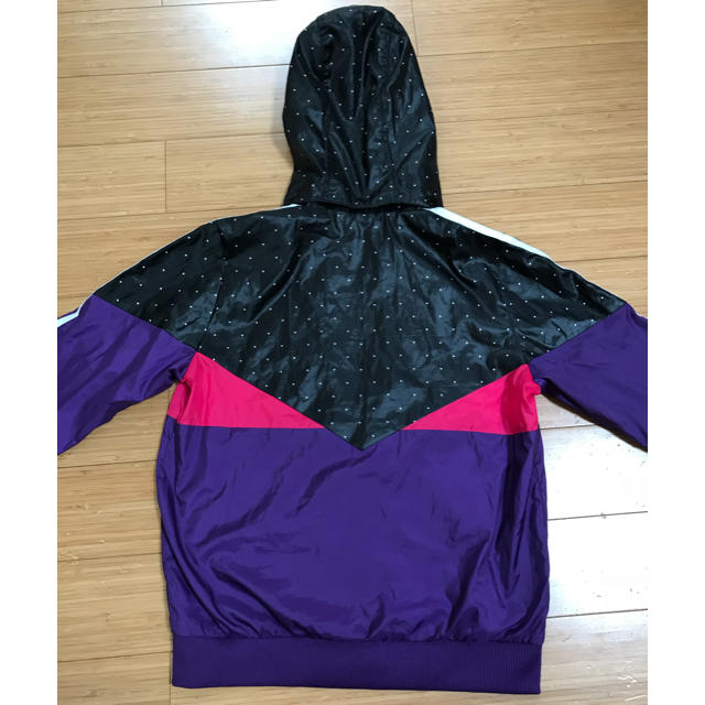 adidas(アディダス)のアディダス  ウィンドブレーカー  130 キッズ/ベビー/マタニティのキッズ服女の子用(90cm~)(ジャケット/上着)の商品写真