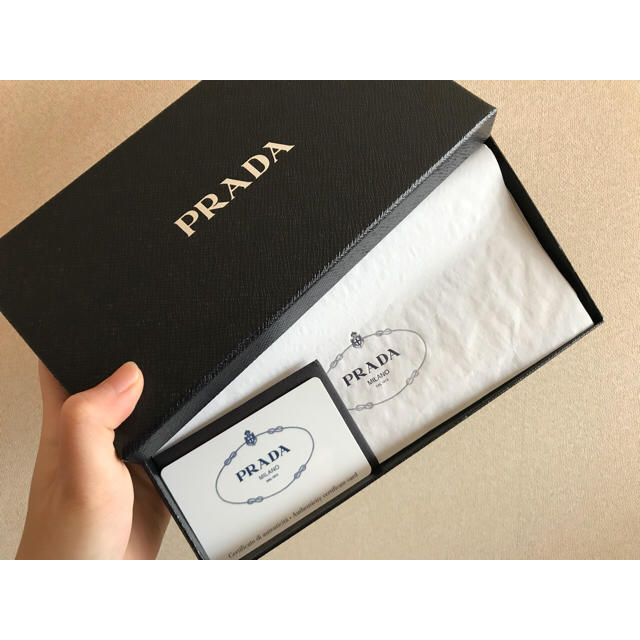 PRADA(プラダ)のPRADA 財布 美品 レディースのファッション小物(財布)の商品写真