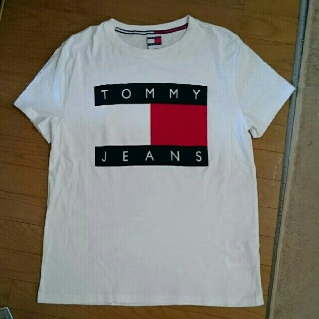 TOMMY HILFIGER(トミーヒルフィガー)の完売人気！美品トミージーンズ ロゴTシャツ 白 Lサイズ メンズのトップス(Tシャツ/カットソー(半袖/袖なし))の商品写真