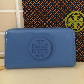 トリーバーチ(Tory Burch)の【新品・未使用】トリーバーチ エナメル長財布/ブルー(財布)