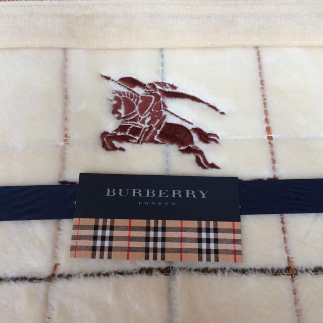 BURBERRY(バーバリー)のバーバリー 新品未使用 綿毛布 インテリア/住まい/日用品の寝具(毛布)の商品写真