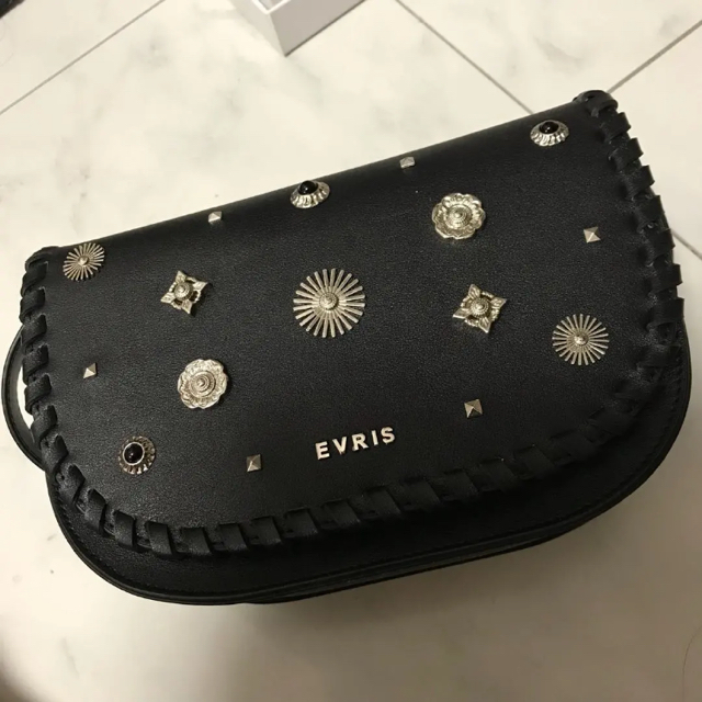 EVRIS(エヴリス)のEVRIS 4th限定 ウエストポーチ レディースのバッグ(ボディバッグ/ウエストポーチ)の商品写真