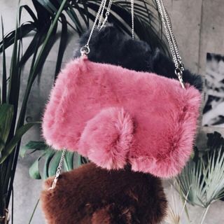 アメリヴィンテージ(Ameri VINTAGE)の新品未使用 ノベルティ FUR SMARTPHONE POUCH(ポーチ)