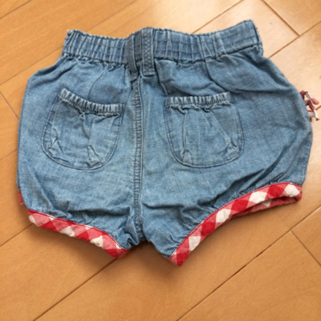 OshKosh(オシュコシュ)のデニム ショートパンツ 赤チェック 苺 サイズ80 キッズ/ベビー/マタニティのベビー服(~85cm)(パンツ)の商品写真