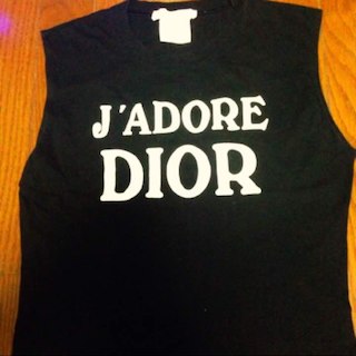 クリスチャンディオール(Christian Dior)のサラジェシカパーカー着用！Christian DiorロゴノースリーブTシャツ！(その他)