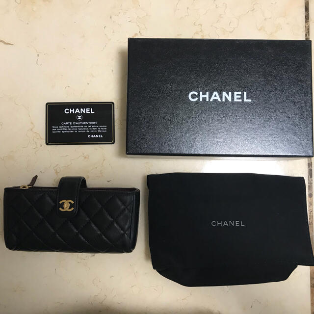 CHANEL(シャネル)のCHANEL マトラッセ ポーチ 箱袋付き レディースのファッション小物(ポーチ)の商品写真