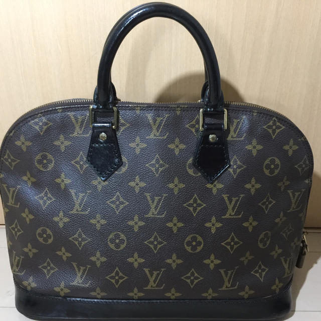 LOUIS VUITTON(ルイヴィトン)の本物 ルイヴィトン アルマ 美品 カスタム タイムサービス レディースのバッグ(ハンドバッグ)の商品写真