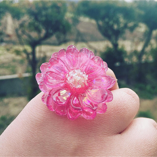 お花の大ぶりリング🌸 ハンドメイドのアクセサリー(リング)の商品写真