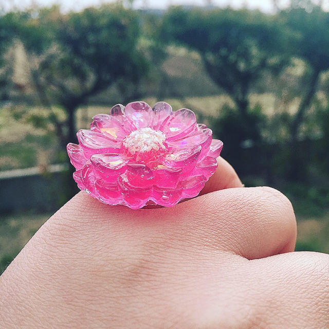 お花の大ぶりリング🌸 ハンドメイドのアクセサリー(リング)の商品写真