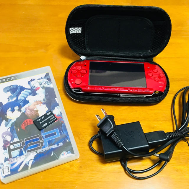 PSP-3000本体+メモリーカード+ソフト1本