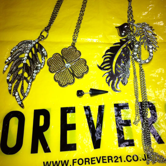 FOREVER 21(フォーエバートゥエンティーワン)の送料込■Forever21☆アクセセット レディースのアクセサリー(ネックレス)の商品写真