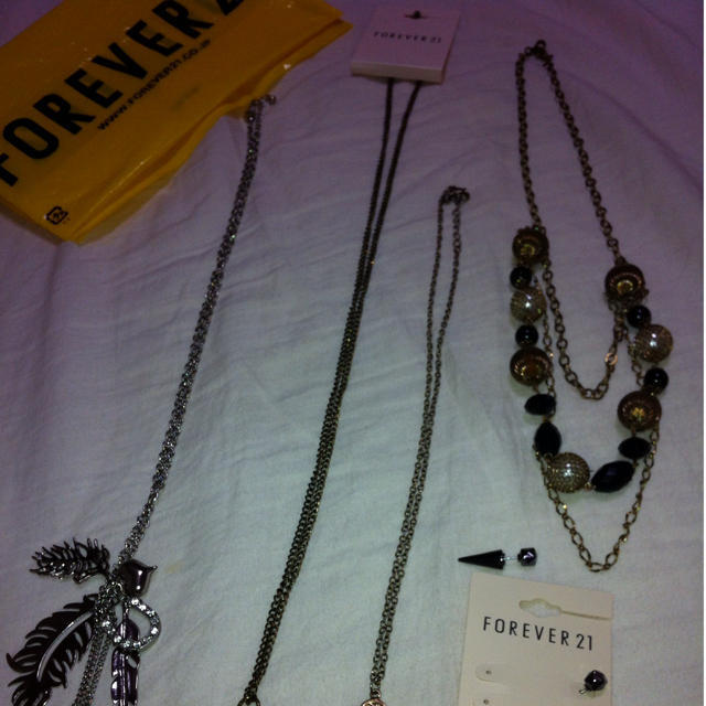 FOREVER 21(フォーエバートゥエンティーワン)の送料込■Forever21☆アクセセット レディースのアクセサリー(ネックレス)の商品写真