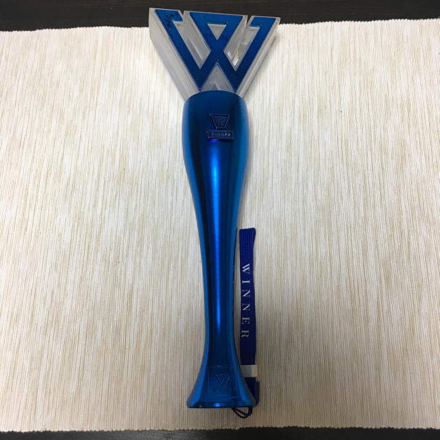 iKON(アイコン)のWINNER ペンライト 日本版 エンタメ/ホビーのタレントグッズ(アイドルグッズ)の商品写真