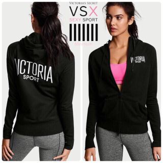 ヴィクトリアズシークレット(Victoria's Secret)のVSロゴ入りパーカー(パーカー)