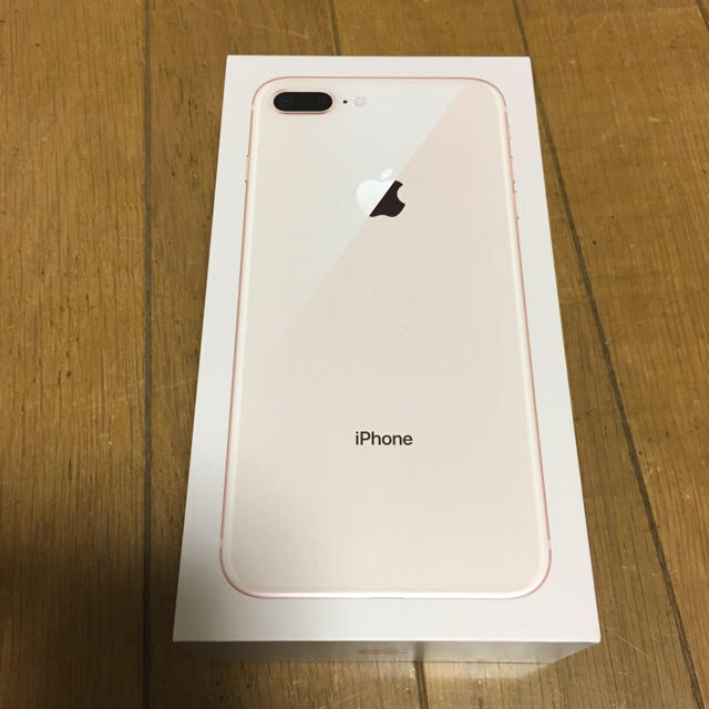 iPhone(アイフォーン)の新品 iPhone8 plus 64gb gold simロック解除済 スマホ/家電/カメラのスマートフォン/携帯電話(スマートフォン本体)の商品写真