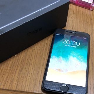 アイフォーン(iPhone)のiPhone7 ジェットブラック  128G(携帯電話本体)