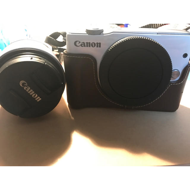 Canon(キヤノン)のCanon EOS M10  スマホ/家電/カメラのカメラ(ミラーレス一眼)の商品写真