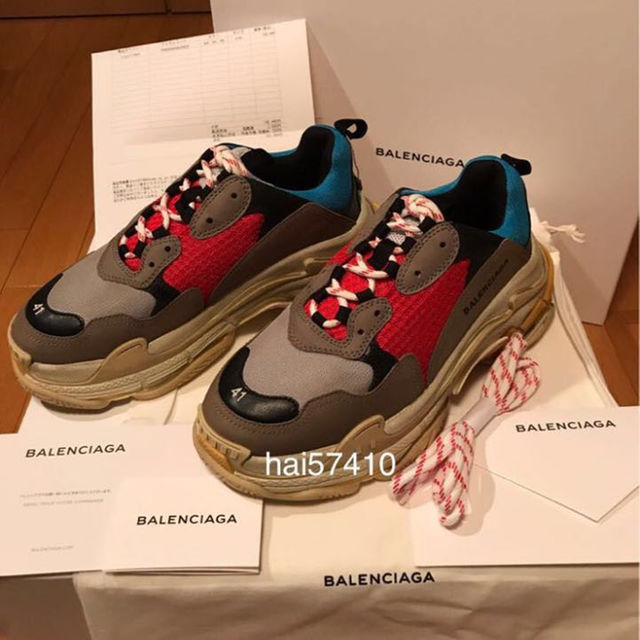 Balenciaga(バレンシアガ)の明細書原本付き サイズ41 国内正規新品balenciaga triple s メンズの靴/シューズ(スニーカー)の商品写真