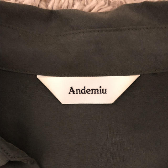 Andemiu(アンデミュウ)の Andemiu カーキシャツ レディースのトップス(シャツ/ブラウス(長袖/七分))の商品写真