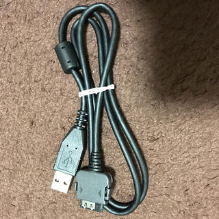 エーユー(au)のau 充電 USBケーブル(バッテリー/充電器)