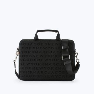 マークバイマークジェイコブス(MARC BY MARC JACOBS)のLogo Neoprene 13 Commuter Case (PC周辺機器)