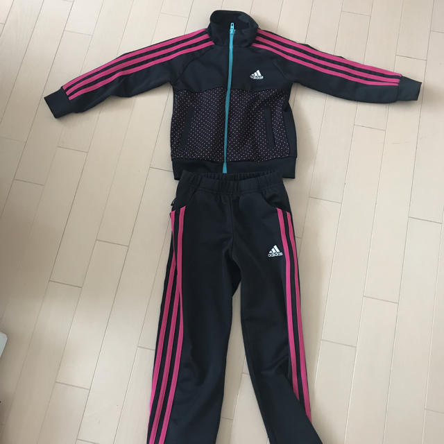 adidas(アディダス)のアディダス ジャージ 黒  美品 90 100  110 キッズ/ベビー/マタニティのキッズ服女の子用(90cm~)(ジャケット/上着)の商品写真