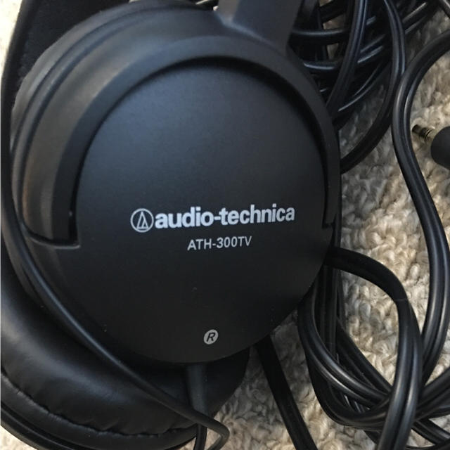 audio-technica(オーディオテクニカ)のヘッドホン audio-technica ATH-300TV スマホ/家電/カメラのオーディオ機器(ヘッドフォン/イヤフォン)の商品写真