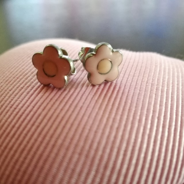 MARY QUANT(マリークワント)のMARY QUANT　花モチーフピアス レディースのアクセサリー(ピアス)の商品写真