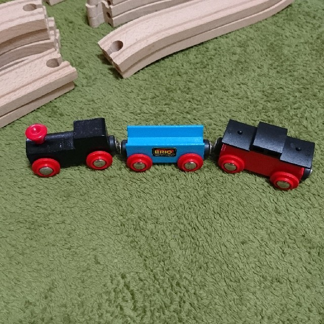 BRIO(ブリオ)のさーや様専用  BRIO 木の電車のおもちゃ キッズ/ベビー/マタニティのおもちゃ(電車のおもちゃ/車)の商品写真