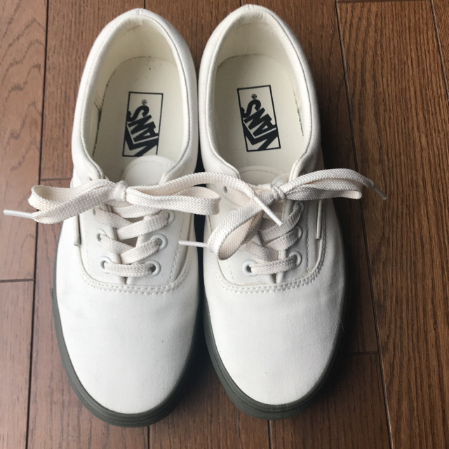 VANS(ヴァンズ)の【Naoko  kageyama様専用】VANS（ヴァンズ）ERA スニーカー レディースの靴/シューズ(スニーカー)の商品写真