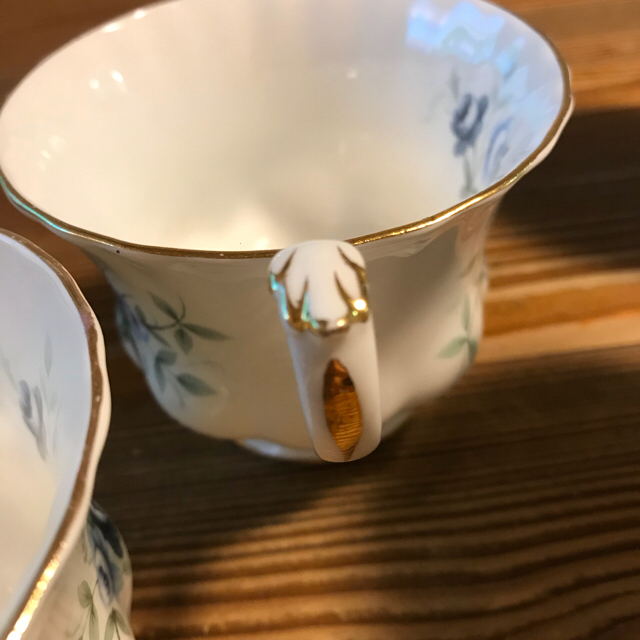 ROYAL ALBERT(ロイヤルアルバート)の紫貴様 専用 ROYAL  ALBERT ティーカップセット インテリア/住まい/日用品のキッチン/食器(グラス/カップ)の商品写真