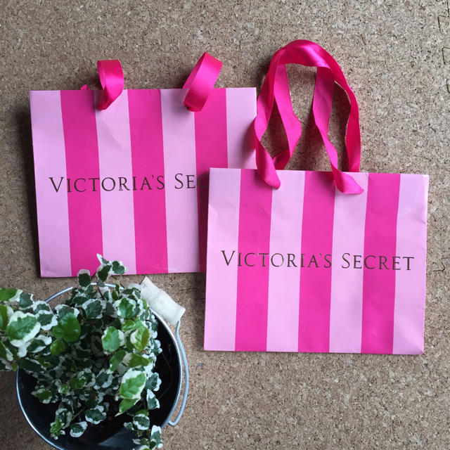 Victoria's Secret(ヴィクトリアズシークレット)のヴィクトリアシークレット ／ ショッパー 紙袋 ショップ袋set レディースのバッグ(ショップ袋)の商品写真