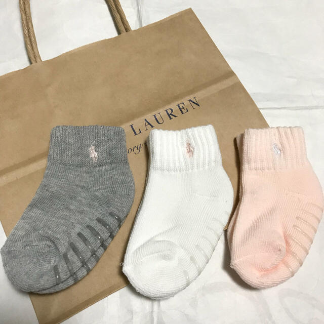 Ralph Lauren(ラルフローレン)の新品☆ラルフローレン  靴下３足セット  6-12M キッズ/ベビー/マタニティのこども用ファッション小物(靴下/タイツ)の商品写真